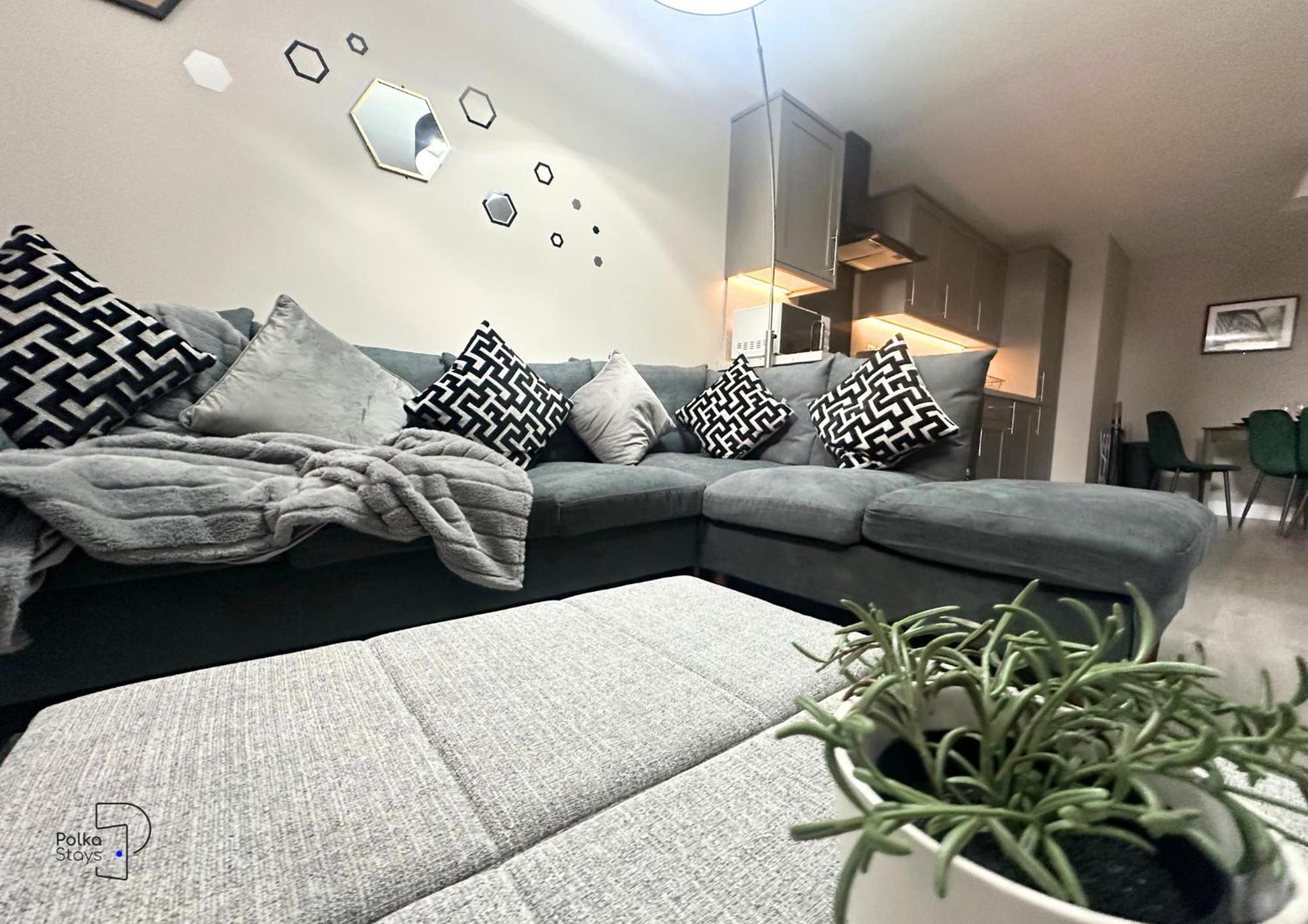 Hanley, Stoke - Modern Spacious Apartments By Polkastays Dış mekan fotoğraf